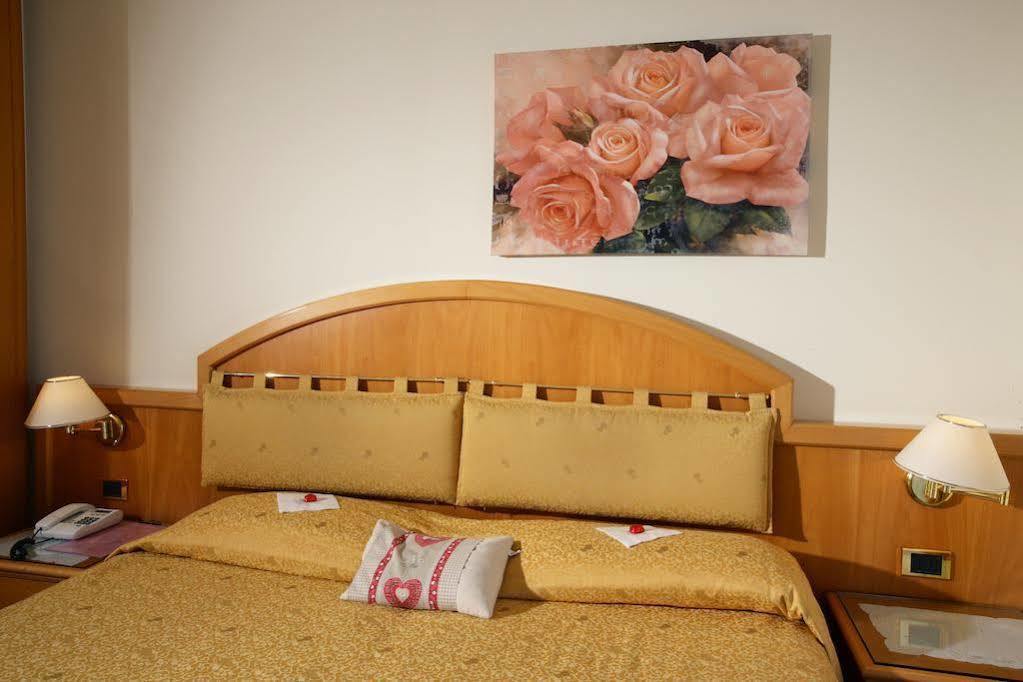 Alexander Hotel Alpine Wellness Dolomites Molveno Extérieur photo